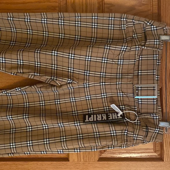 The Krypt (Burberry Pattern) Pants🐵 - Picture 1 of 3